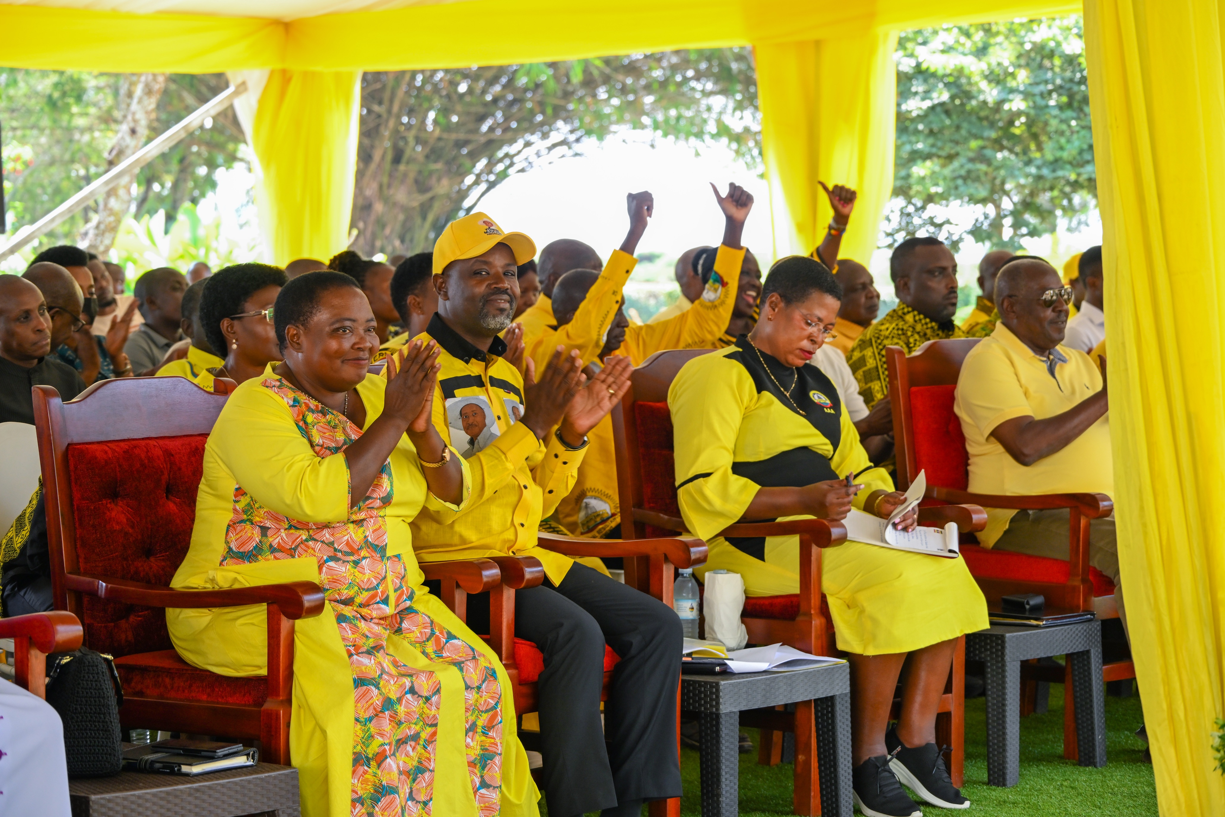 Bamwe ahabeebembezi omukibiina ekya NRM ahamukoro ogu...(PPU Photo)