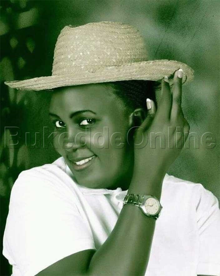 Muwala wa Livingstone Kasozi ayingigidde ekisaawe ky'okuyimba New