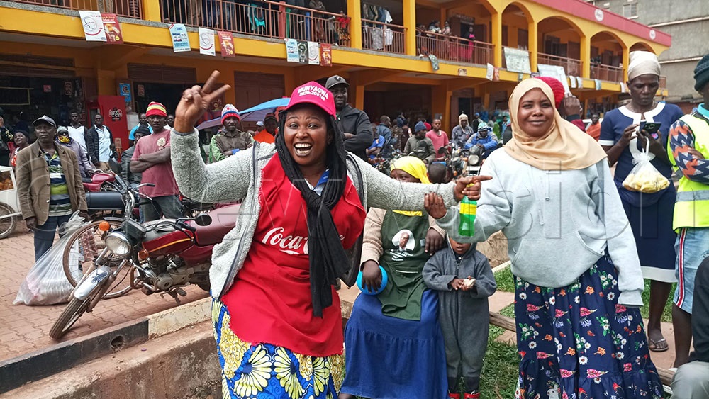 Women at Kabale market expressing support for Munyagwa. (Credit: Francis Emorut)