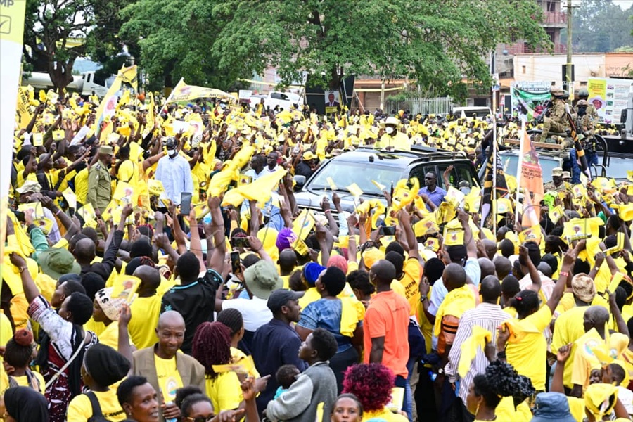 President Yoweri Museveni arrives for his campaign rally in Masaka on Tuesday. (All Photos by Eddie Ssejjoba)
