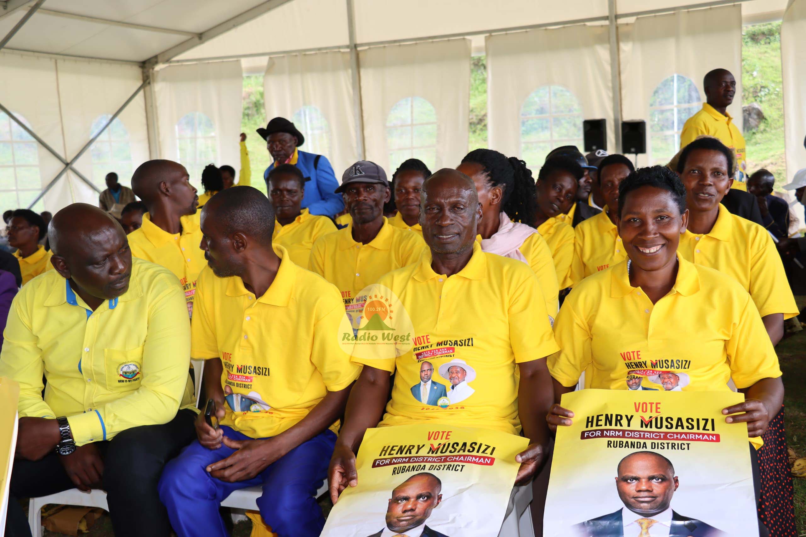 Minisita Musasizi yasinga aka Ceeyamaani wa NRM omuri Rubanda...(Photo by Job Namanya)