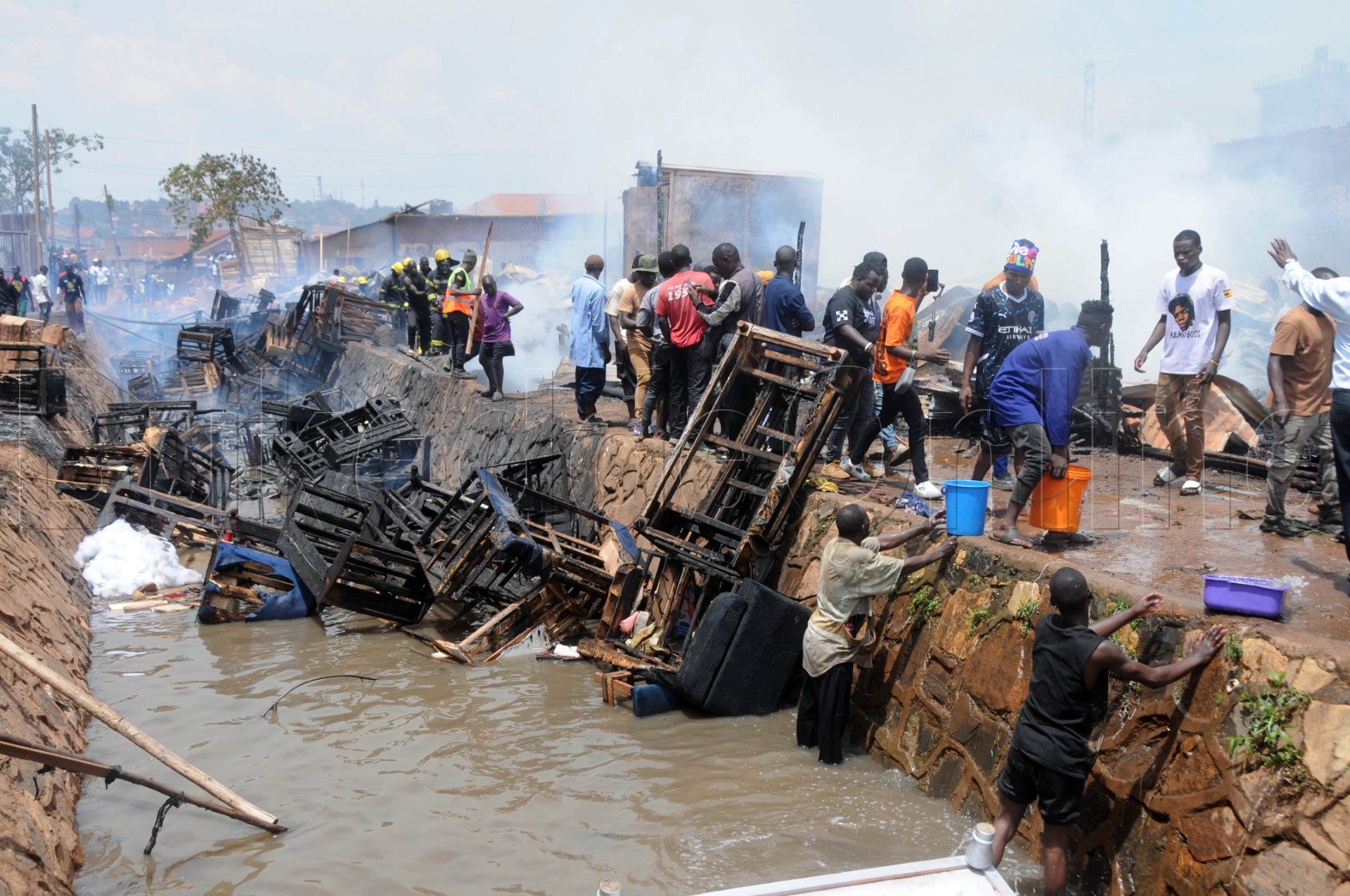 Ebintu ebisanyizoddwawo omuliro