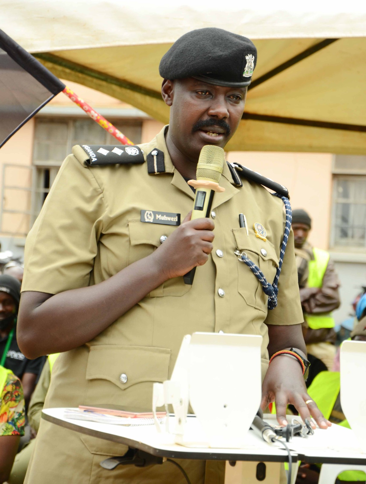 SSP Donald Muhwezi akulira Poliisi n'omuntu wa bulijjo mu Kampala n'emiriraano