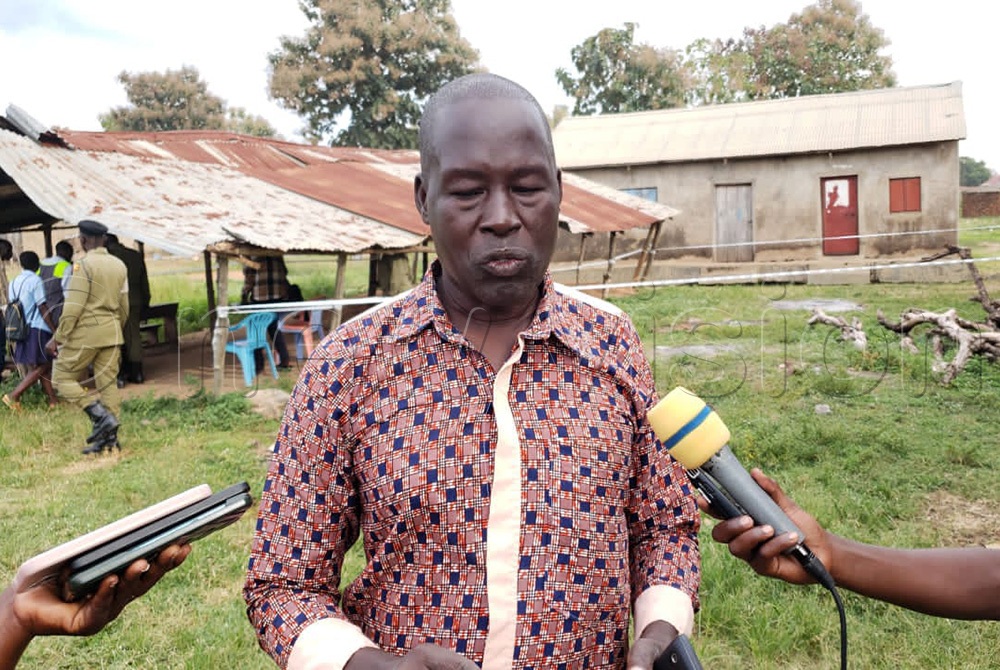 Independent candidate Gasper Draga speaking to journalists after casting his vote. (Photo by Doreen Tasia)