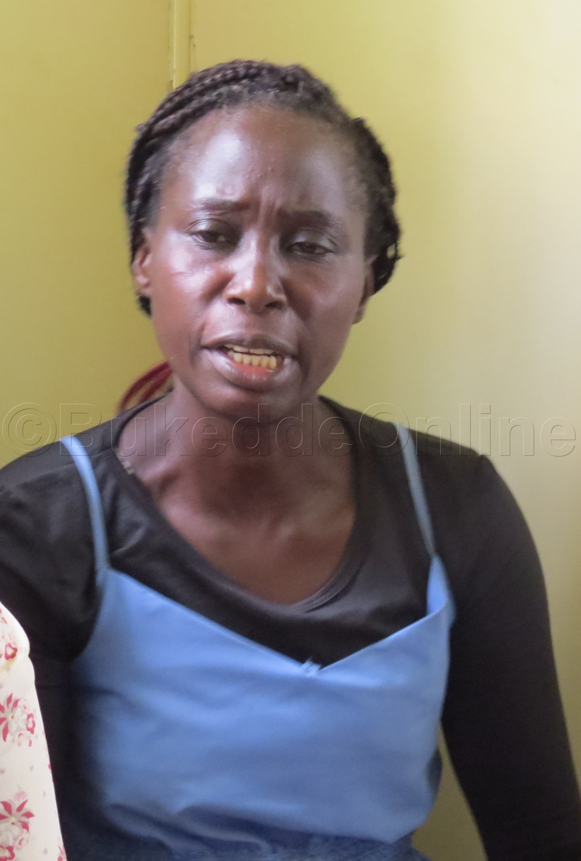 Nassaazi Ng'annyonnyola ensonga ze