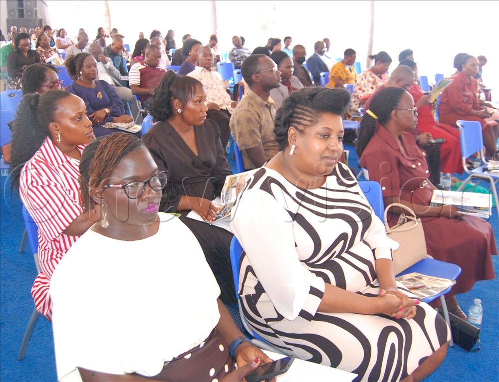 A spectacle of the stakeholders during the meeting.