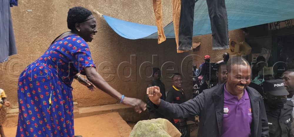 Muntu bwe yabadde abuuza ku bantu b'omu Kisenyi eggulo mu Kampala