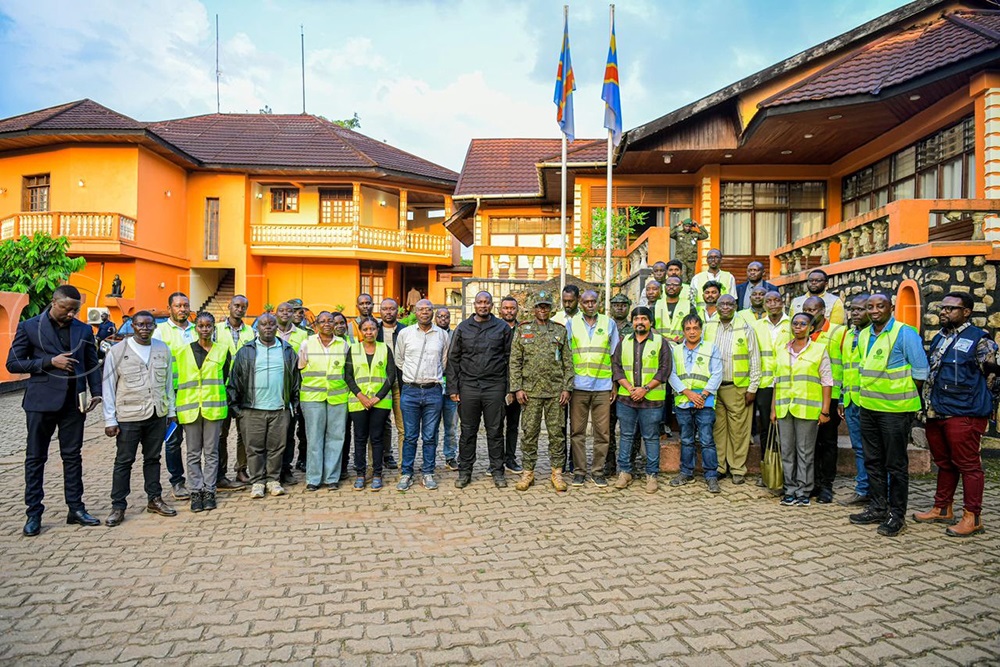 Officials from the Ministry of Works and Transport, DOTT Services and from Division Ministry of Infrastructure and Public Works North Kivu in a group photograph. (Photo by Donald Kiirya)