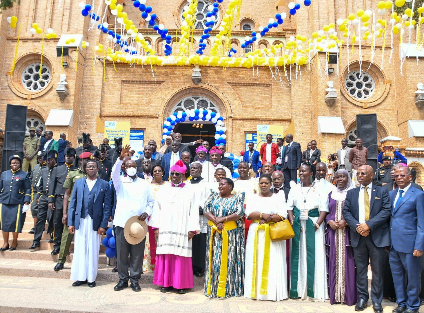 Presidenti Museveni ng'asiibula abantu e Lubaga