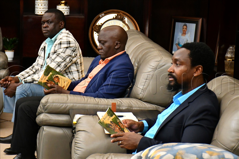 Kyabazinga of Busoga William Gabula Nadiope IV (right) together with the Issabalangira (Chief Prince) of Busoga Samuel Nkuutu Zirabamuzale (middle) and Chief Nkono Mutyaba (left) in a meeting with a delegation from State House at Igenge Palace in Bugembe, Jinja City on Friday.  