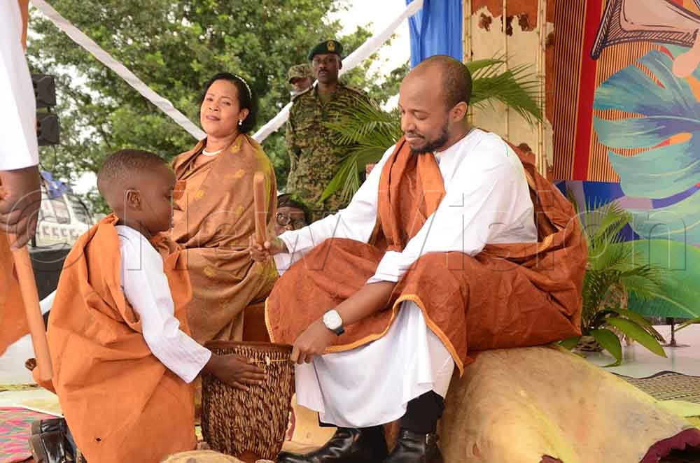 King Oyo performing empango rituals ahead of the 29th coronation anniversary.