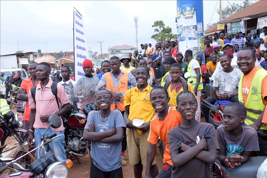 Abantu B'e Gayaza Nga Banyumirwa Omuziki.