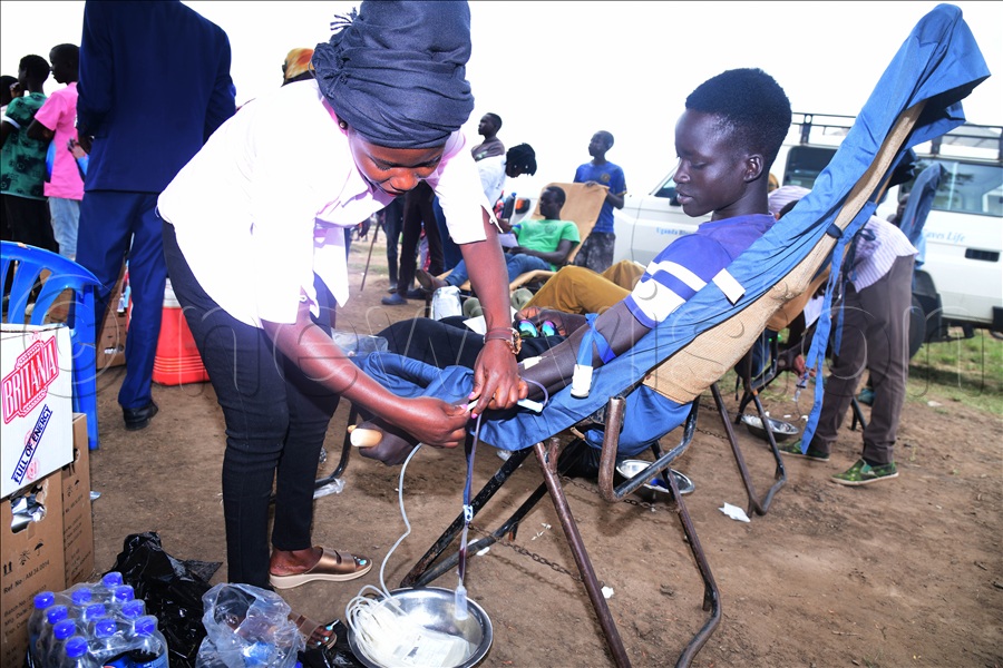 Some of the Etop radio loyal listeners also donated blood.