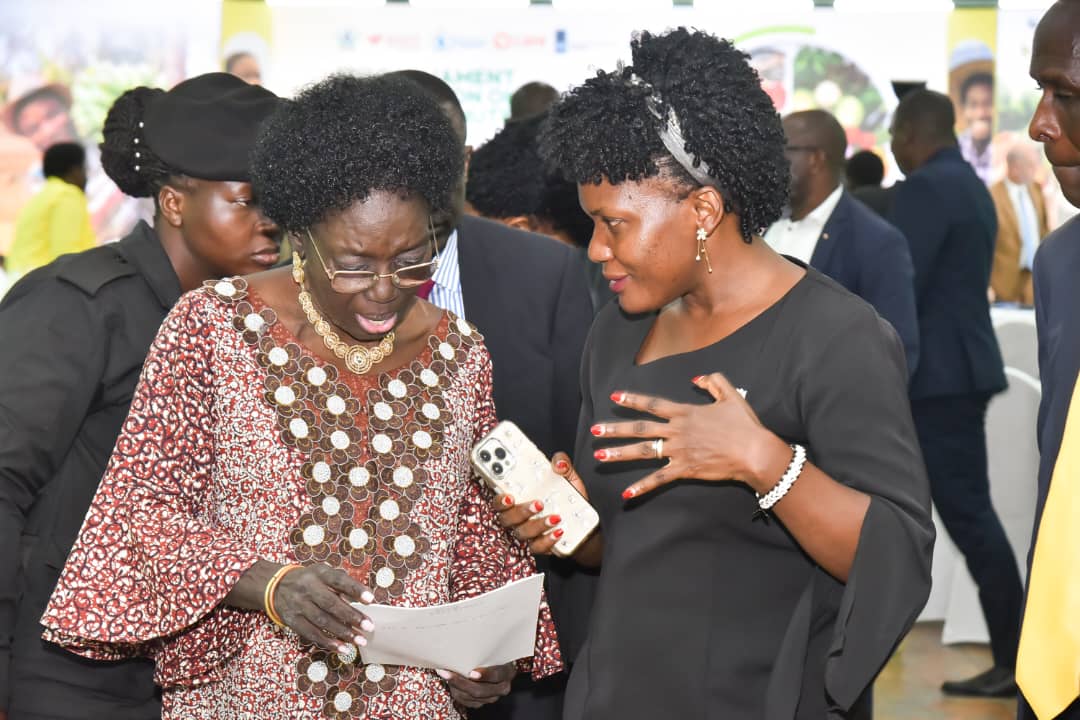 Minisita Rebecca Kadaga n'omukungu wa Gain - Uganda, Damali Ssali