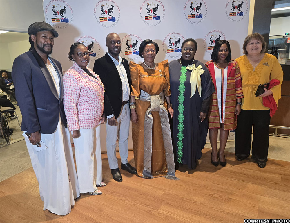 Her Worship Teressa Lynes, Mayor of the City of Gosnells, Western Australia (R) with the Ugandan team