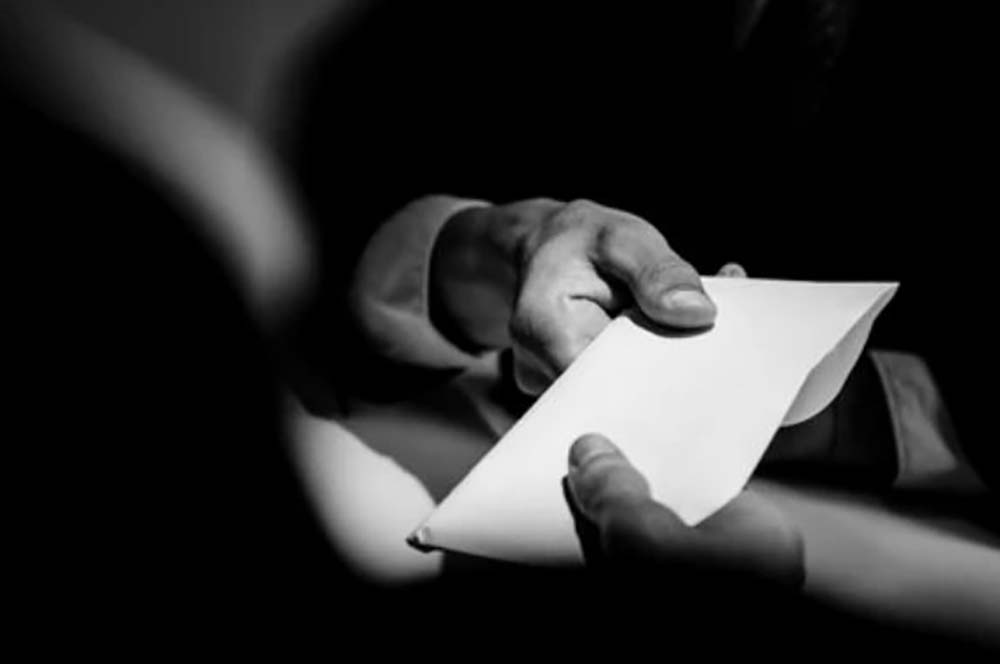 People with no formal education reported the lowest bribery rate (1.9%). 