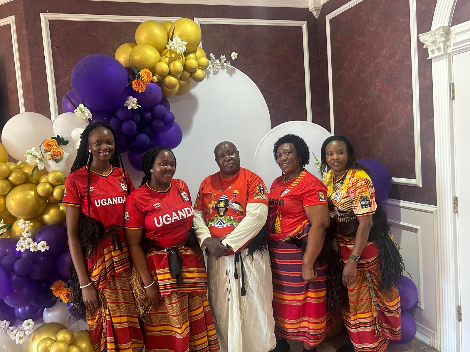 Abazinyi nga basanyusa abantu ku bikujjuko by'emikolo gya Church