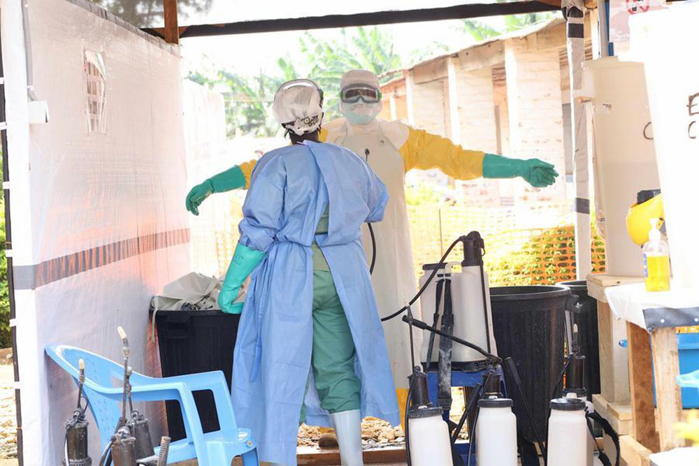Medical workers disinfect at an Ebola treatment center in Mongbwalu, Ituri province, the Democratic Republic of the Congo, June 20, 2026. (Xinhua)