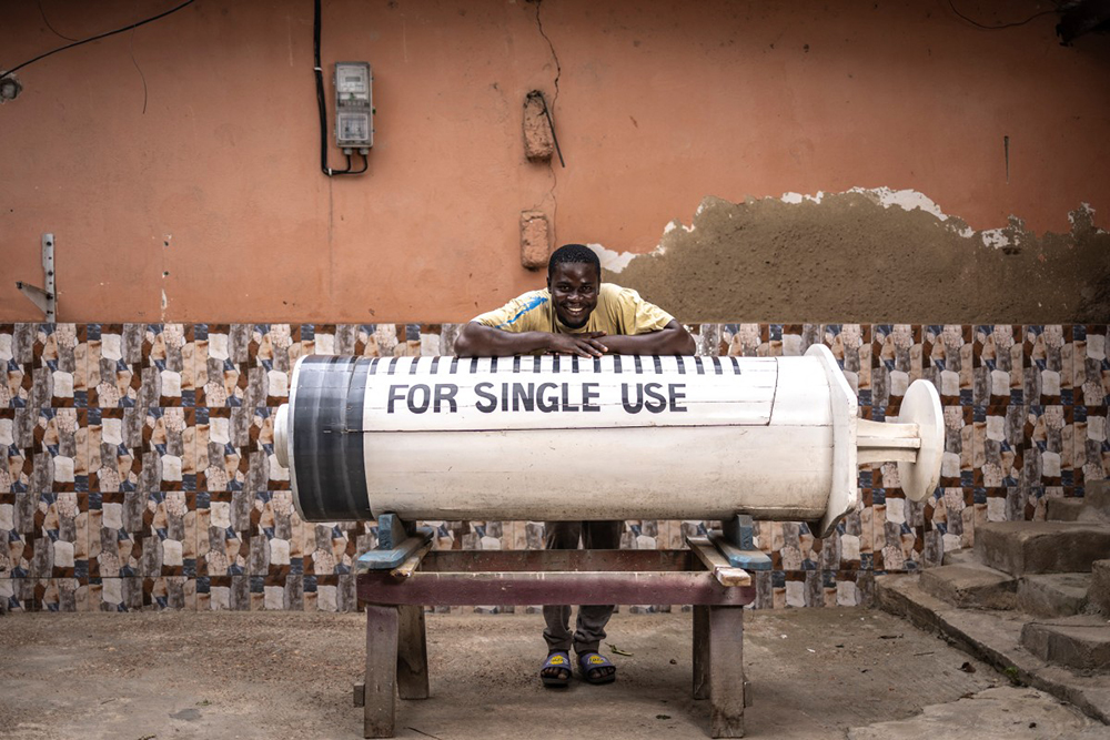 In Ghana, larger-than-life coffins tell the stories of the dead