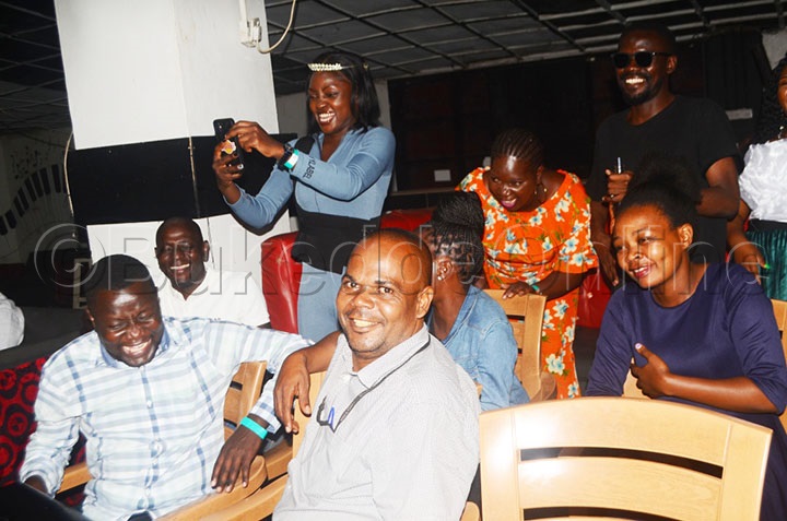 Abamu Ku Bakozi Abaabadde Ku Kabaga Ng'essanyu Libatta.