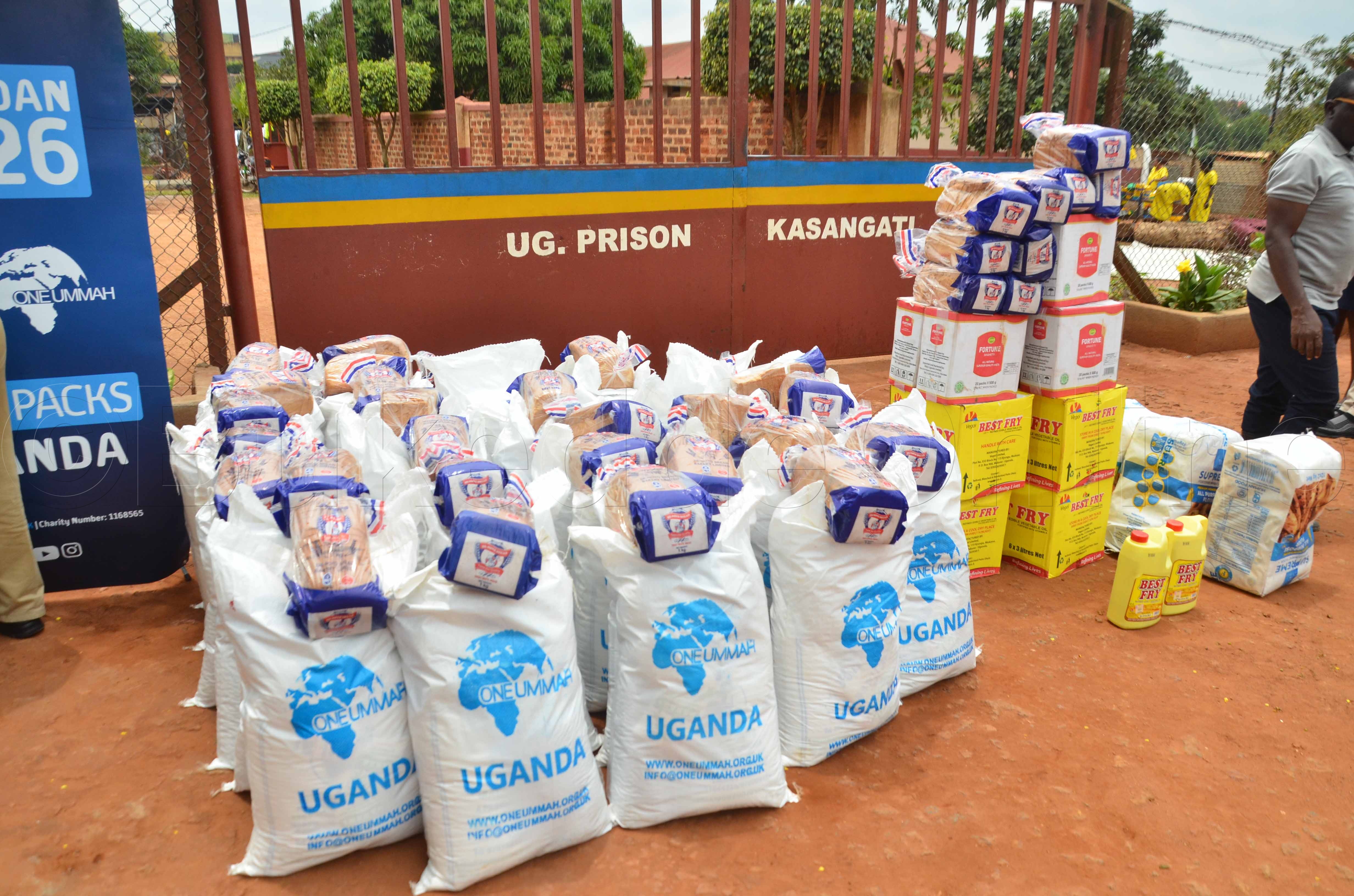 Ebimu ku bintu bye baawadde abasibe ku kkomera ly'e Kasangati.