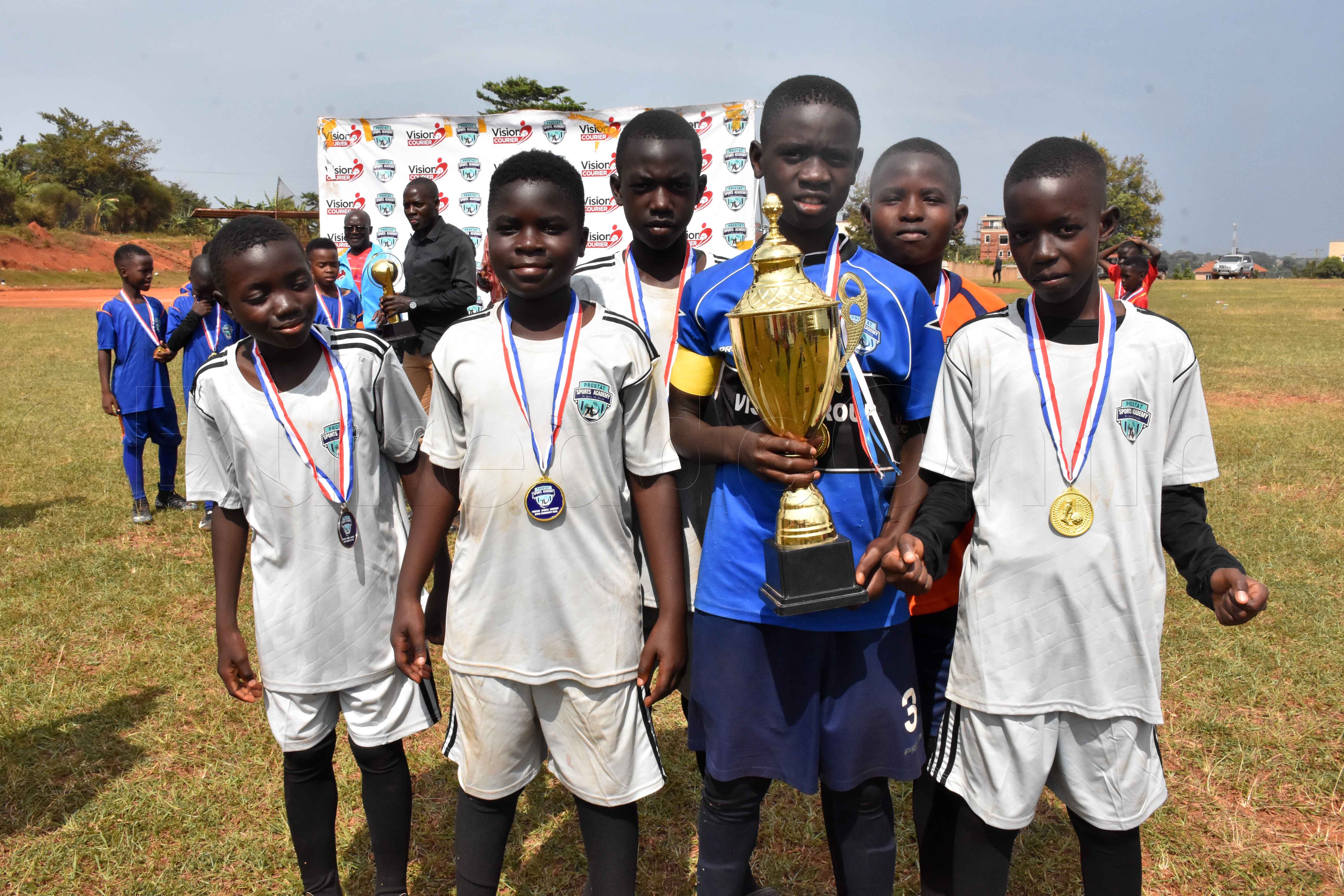 Ttiimu y'abato eyawangudde ekikopo