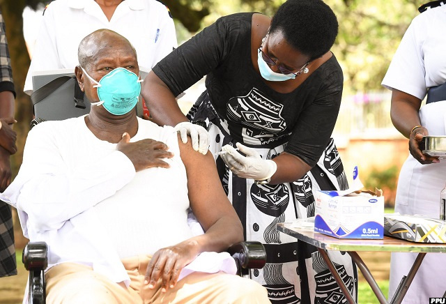 President Museveni receiving his second COVID-19 vaccine dose in June 2021
