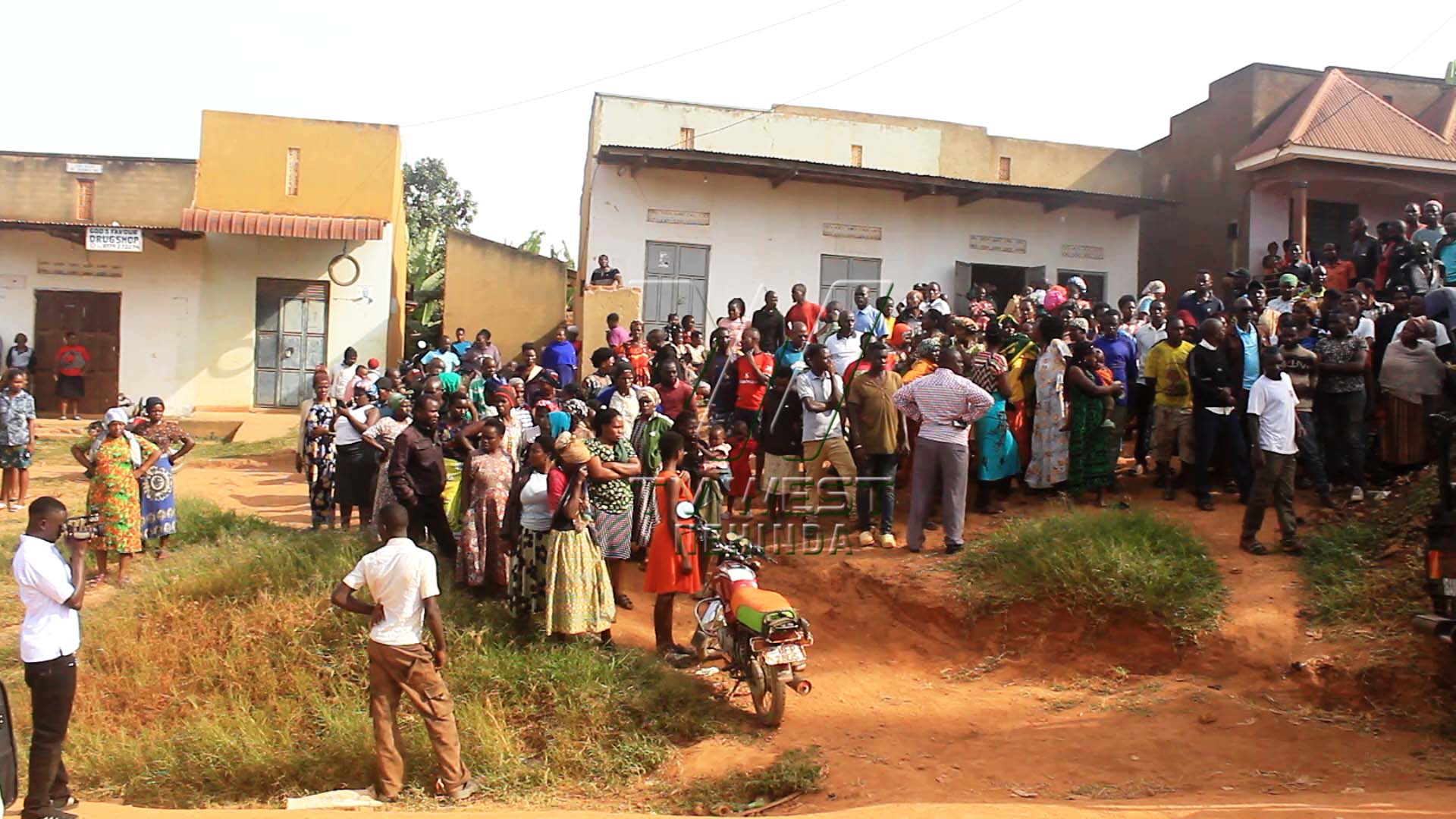 Omushaija omuri Ibanda yayita omukazi we na muriraanwa yabuza amaisho, Pooriisi nemuhiiga.