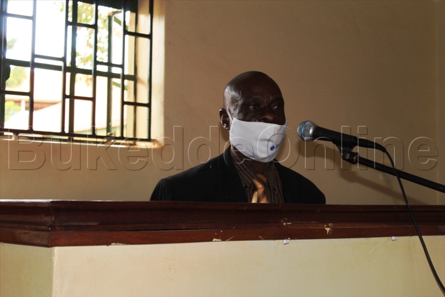 Omuserikale Manyi Dominic Bwe Yabadde Ng'awa Obujulizi Bwe.