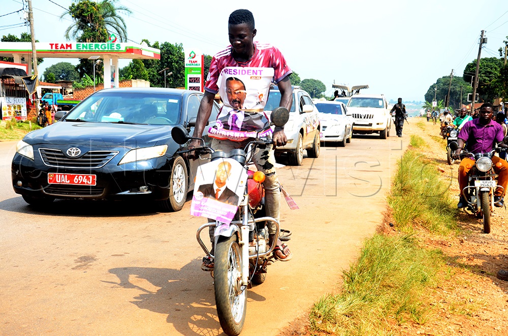 Muntu arriving for his campaign rally. (Credit: Isaac Nuwagaba)