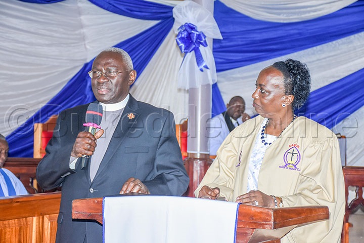 Omwami N'omukyala Ba Ssenyonyi Mu Kkanisa Ya St. Stephens Mpereerwe.