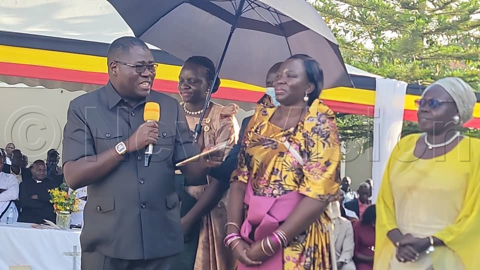 Defence minister and current West Budama County South MP Jacob Oboth-Oboth making his remarks during the thanksgiving. (Credit: Stuart Yiga)