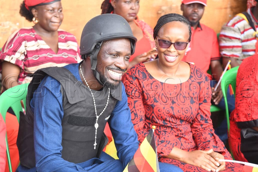 Kyagulanyi ne Barbie bwe baabadde e Bundibugyo.