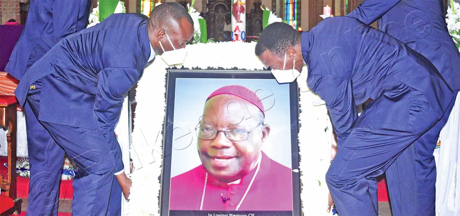 Aba Funeral Service Nga Basitudde Ekifaananyi Ky'omusumba Kaggwa.