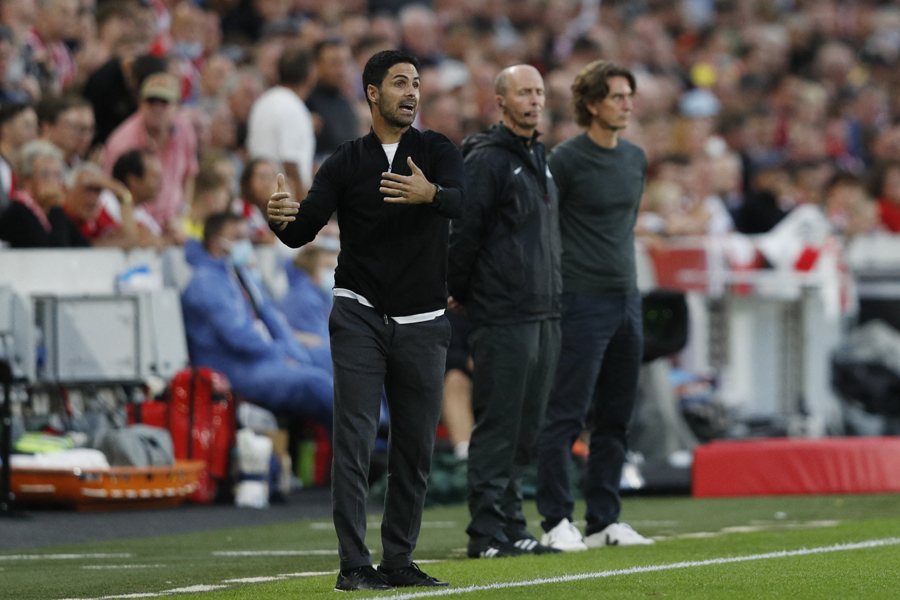 Brentford beat Arsenal 2-0 in first top-flight game for 74 ...
