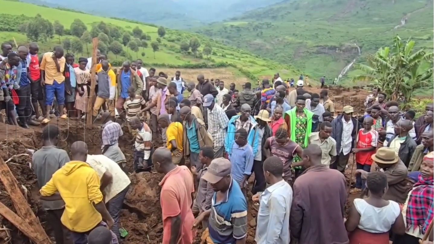 Abadduukirize nga basimayo abatuuze abaazikibwa ettaka omwaka oguwedde