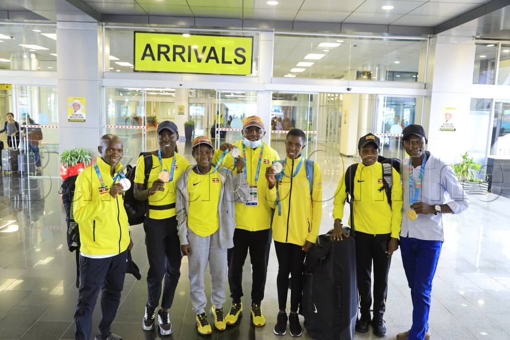 Abazannyi nga bali kisaawe e Ntebe