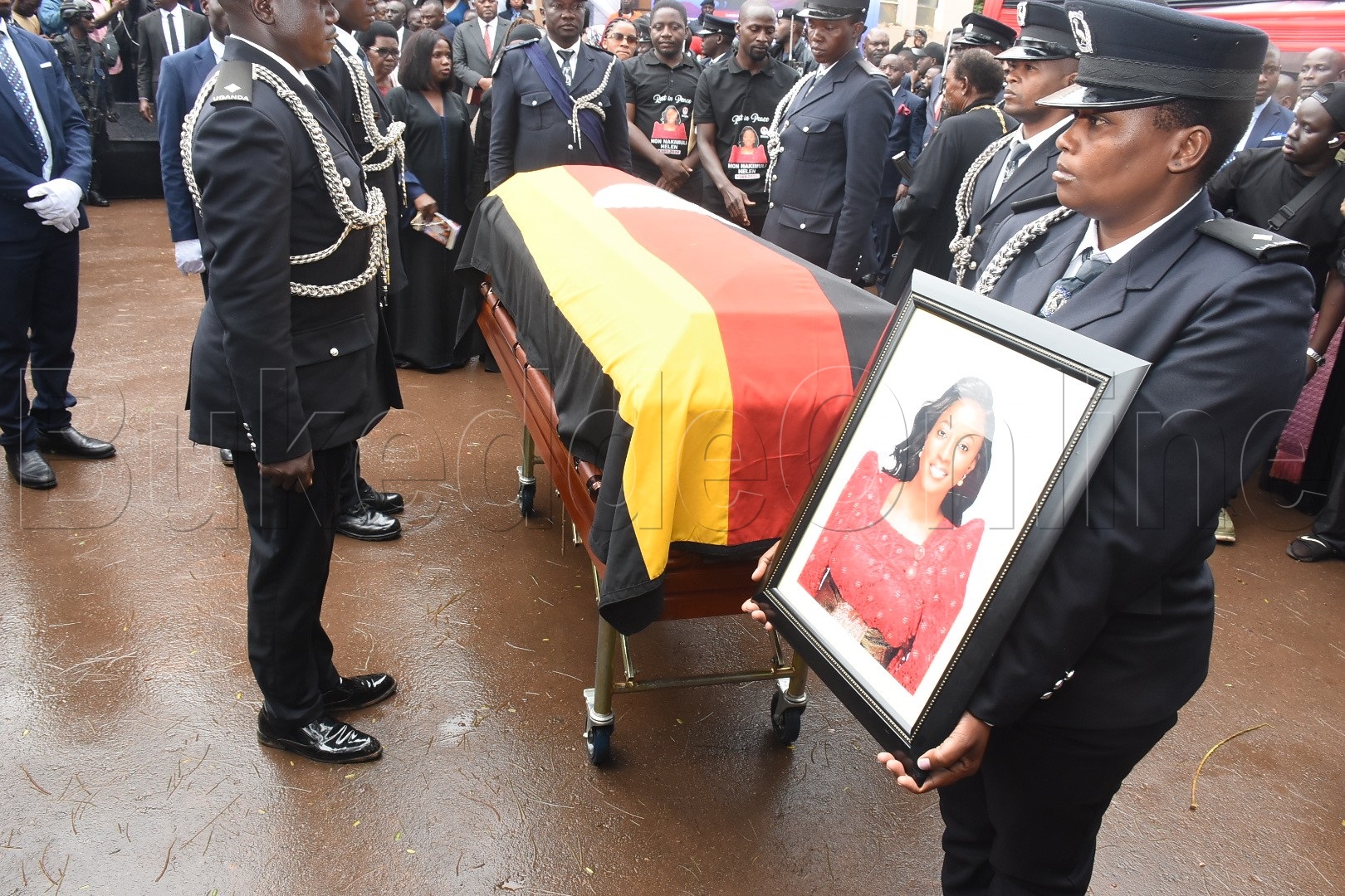 omubiri gw'omugenzi Helen nga gutuuse e Namungoona