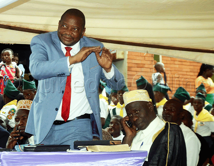 Mmeeya W'e Kawempe Sserunjogi Emmanuel Naye Yabaddeyo Ku Mukolo.