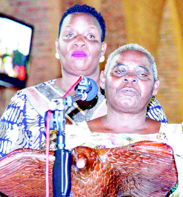 Margret Namakula ng'ayogera eri abakungubazi