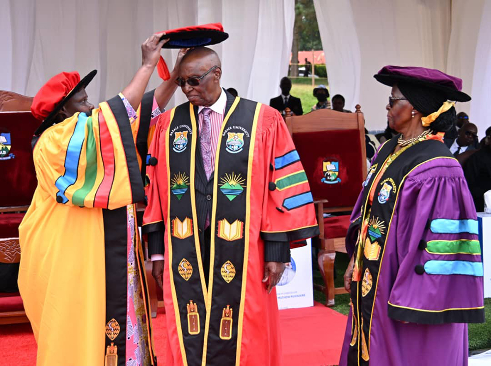 Vice President Jessica Alupo installing Canon Mathew Rukikaire as new chancellor. (VPPU)