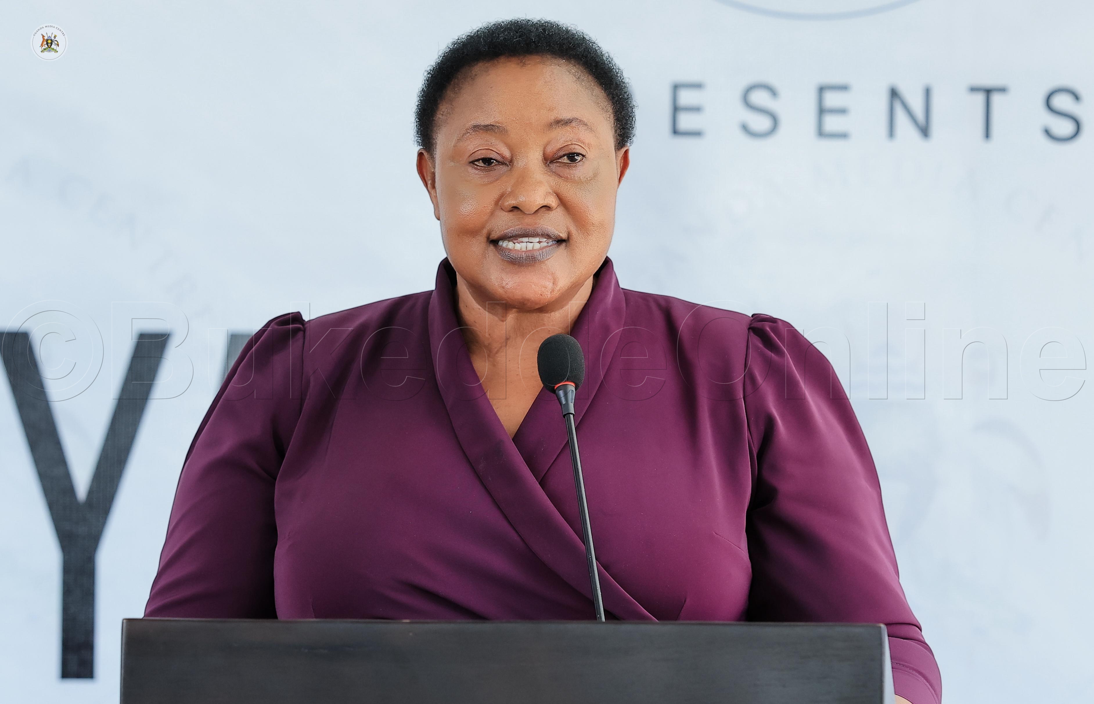 Minisita Babalanda ng'annyonnyola