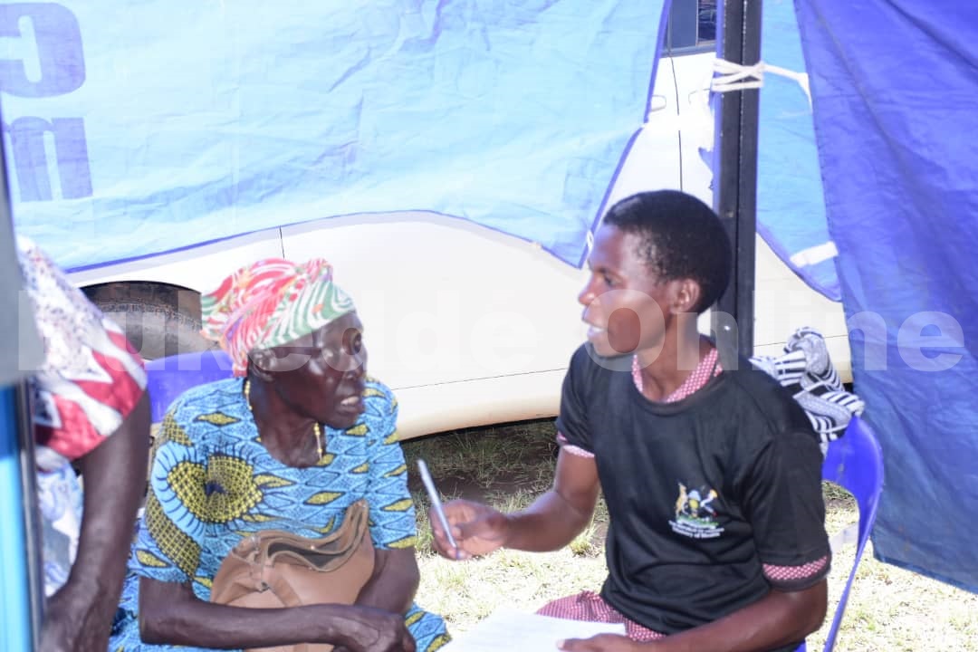 Abamu Ku batuuze B'e Dokolo Bwe babadde Baweebwa Obujjanjabi