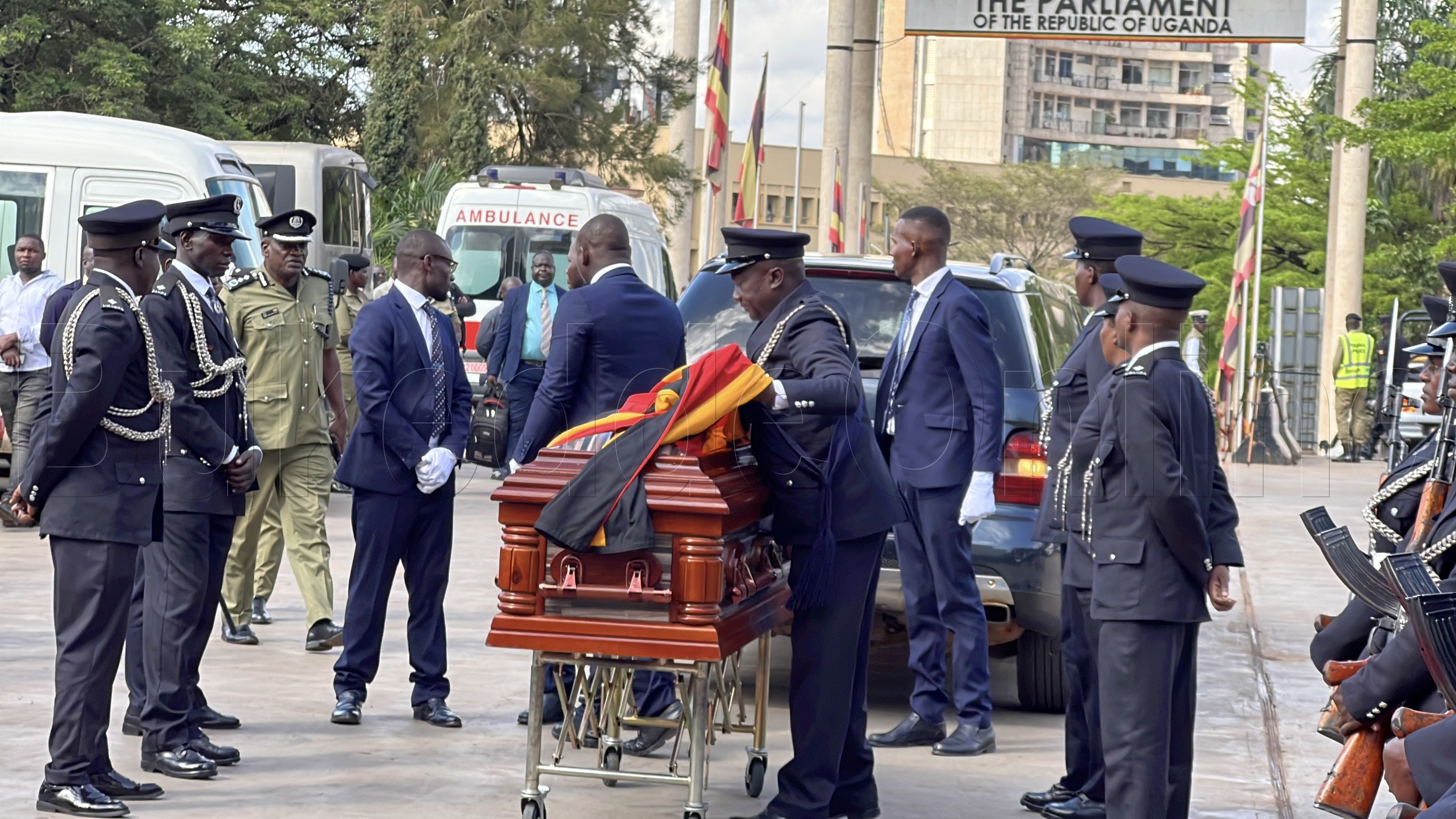 Omulambo gwa Helen Nakimuli nga gutuuse ku Palamenti