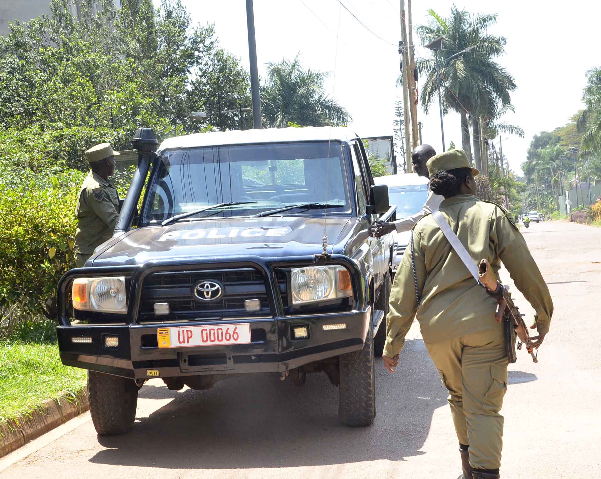 Poliisi ng'ekola okunoonyereza