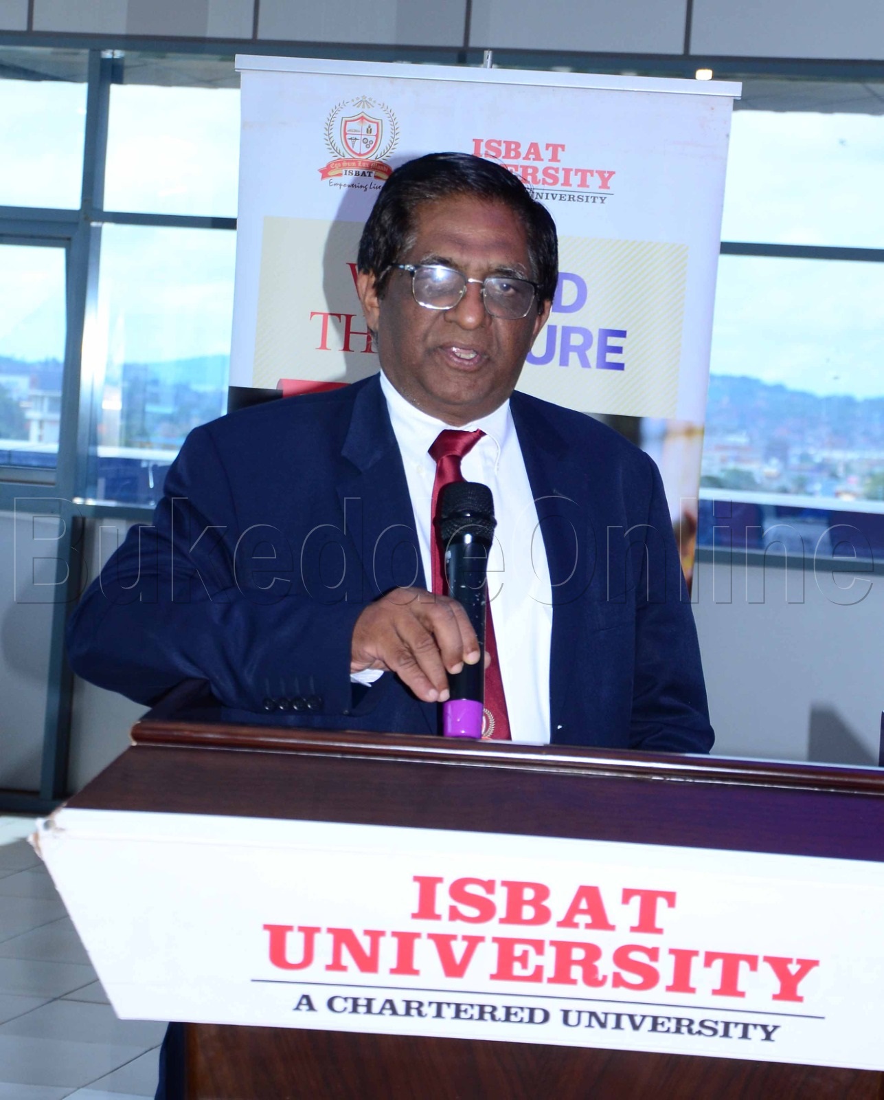 Vice Chancellor wa ISBAT Univaste Pulof Mathew Kattampackal