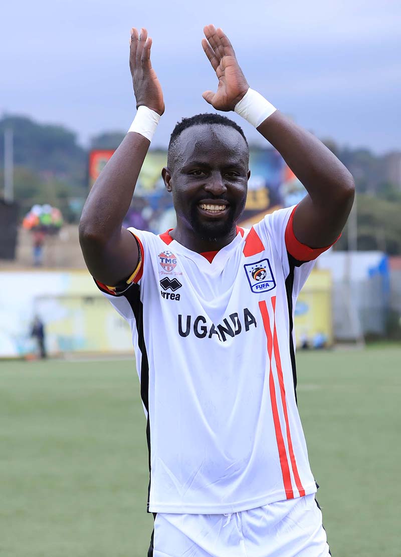 Mawejje ng'akubira abawagizi mu ngalo okubeebaza.