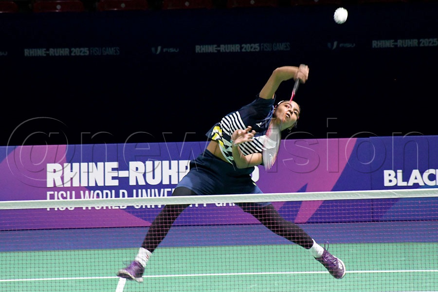 Fadhilah Shamika in action against Turkey's Tugcenur Korkmaz during a round of 32 match at the Westenergie Sporthalle in Mulheim an der Ruhr. Photo by Michael Nsubuga