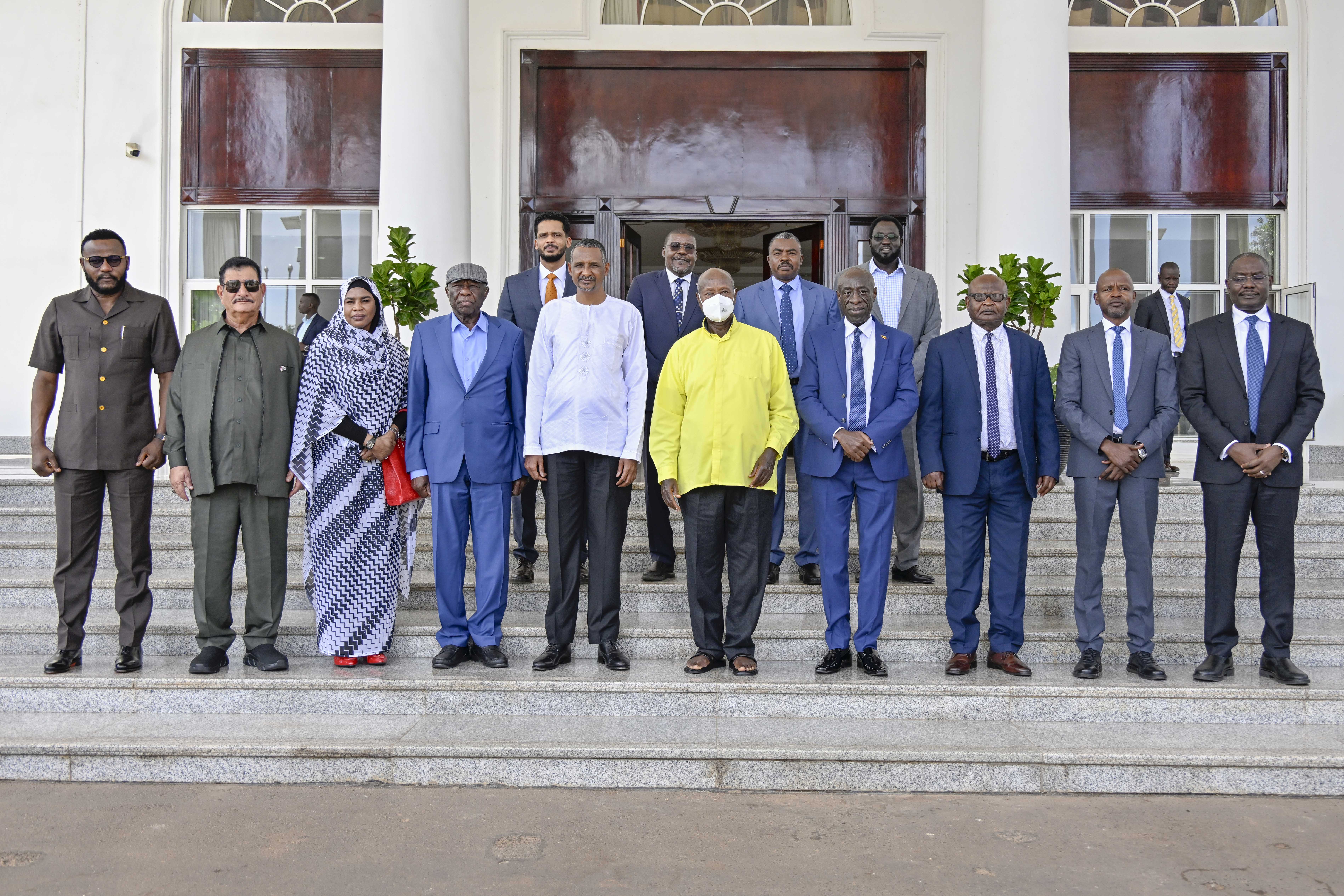 President Museveni abugaineho Gen. Mohamed Hamdan Dagalo owa RSF,,(PPU Photo)