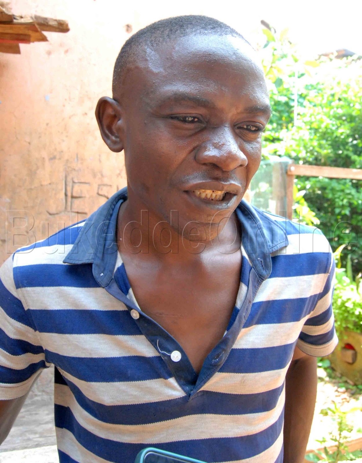 Asuman Muwonge. Gwebalumiriza okuleeta omupangisa mu nnyumba